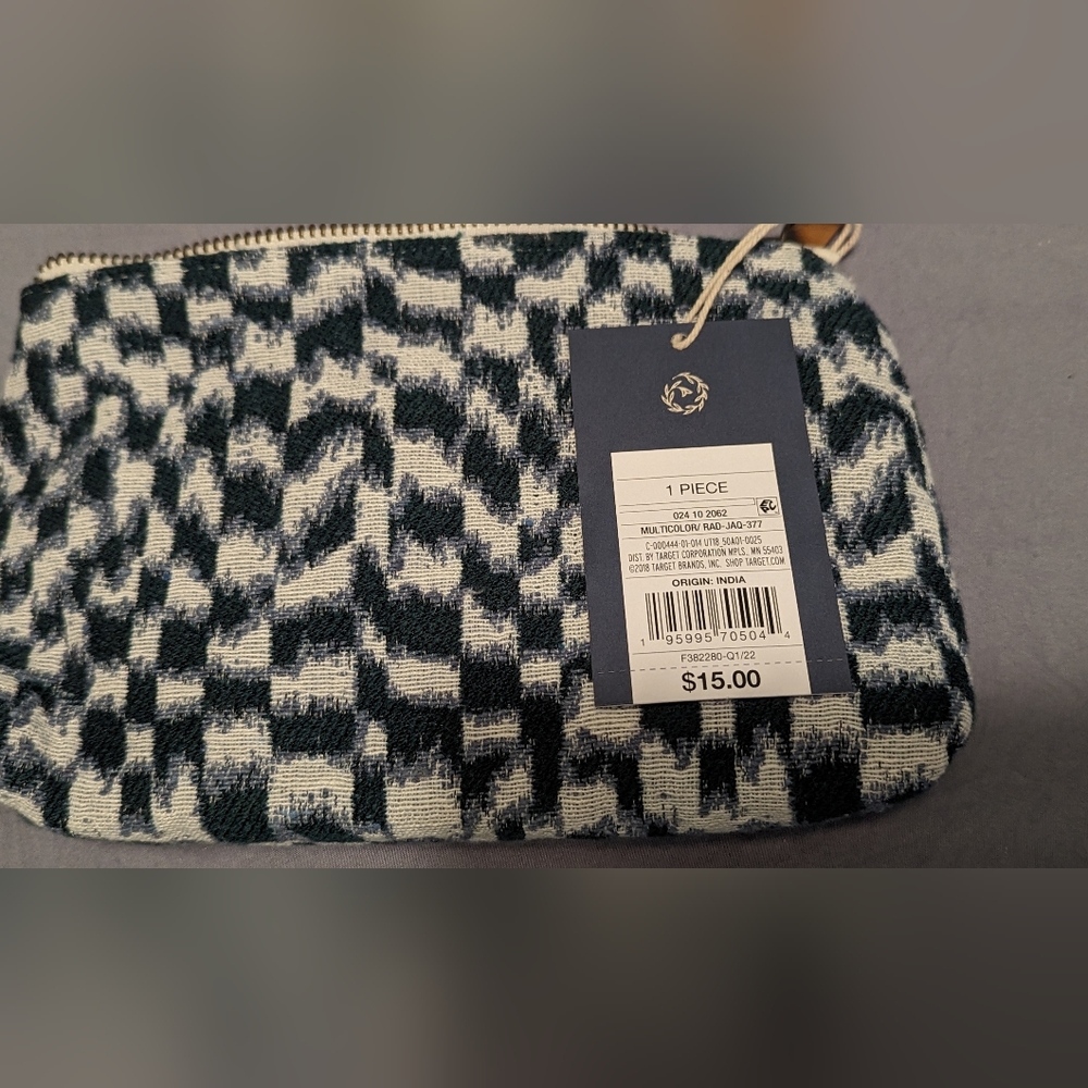 Universal Thread Zipper pouch - Picture 3 of 3